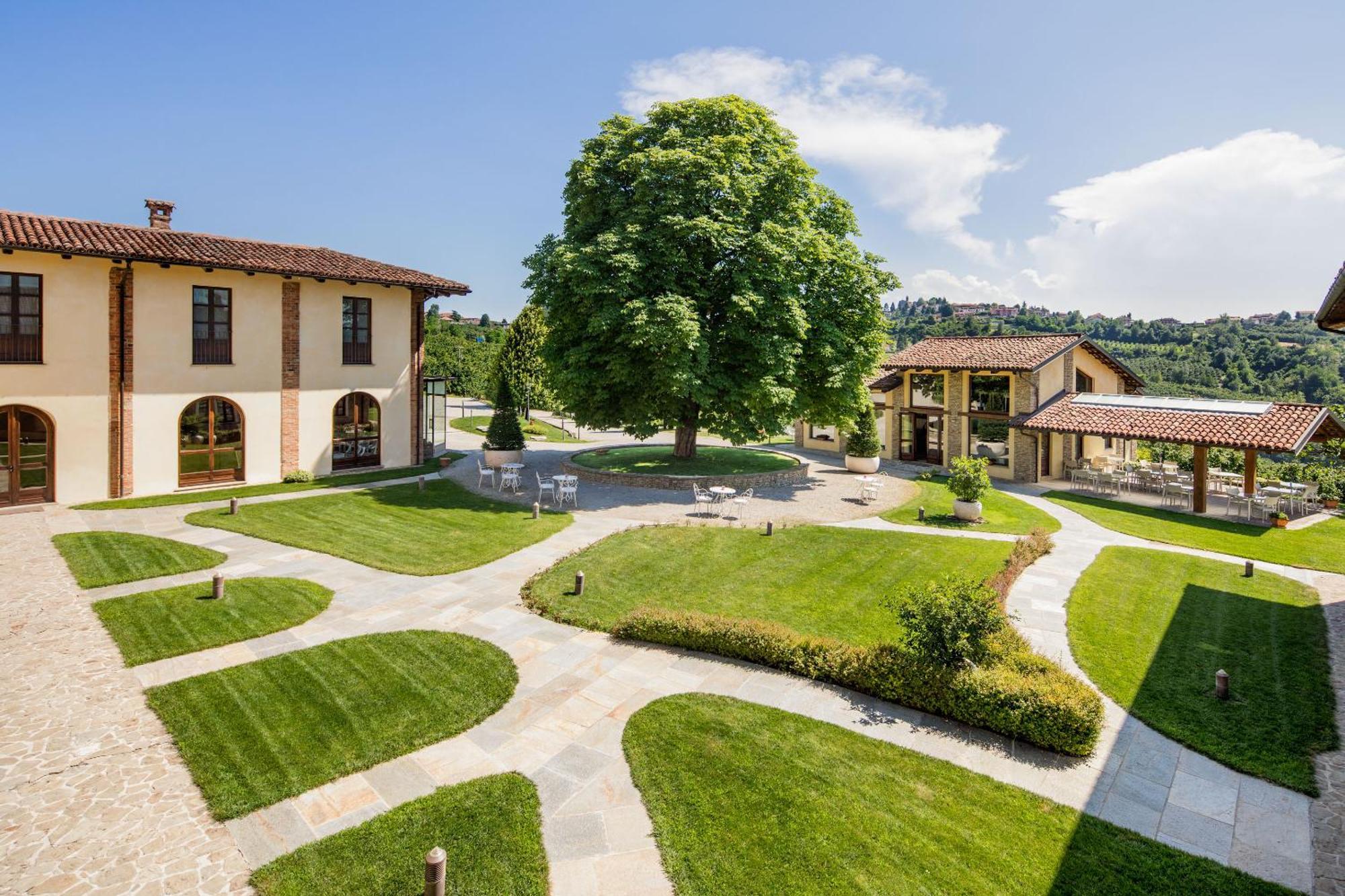 Отель Relais Montemarino Borgomale Экстерьер фото