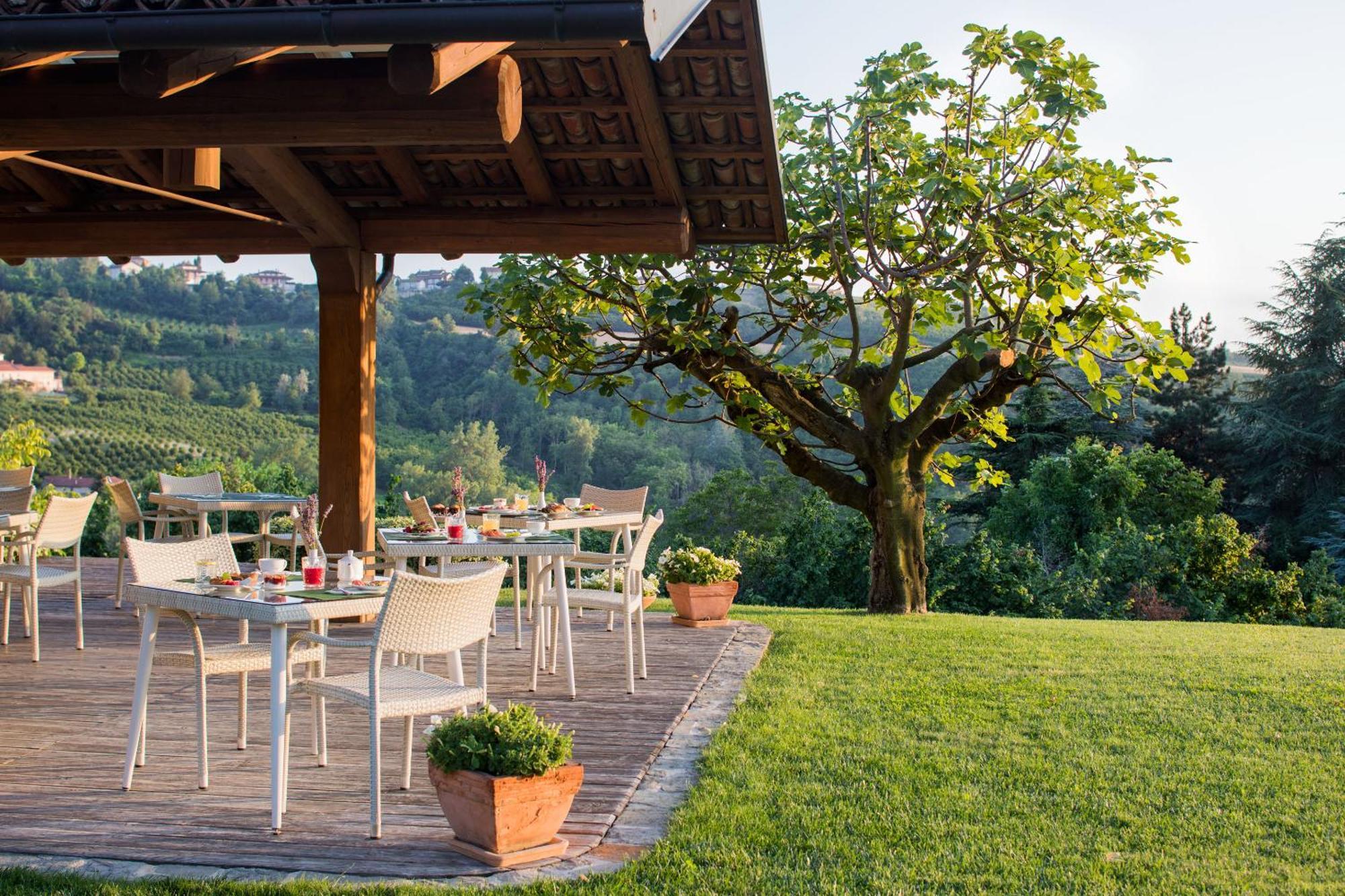 Отель Relais Montemarino Borgomale Экстерьер фото
