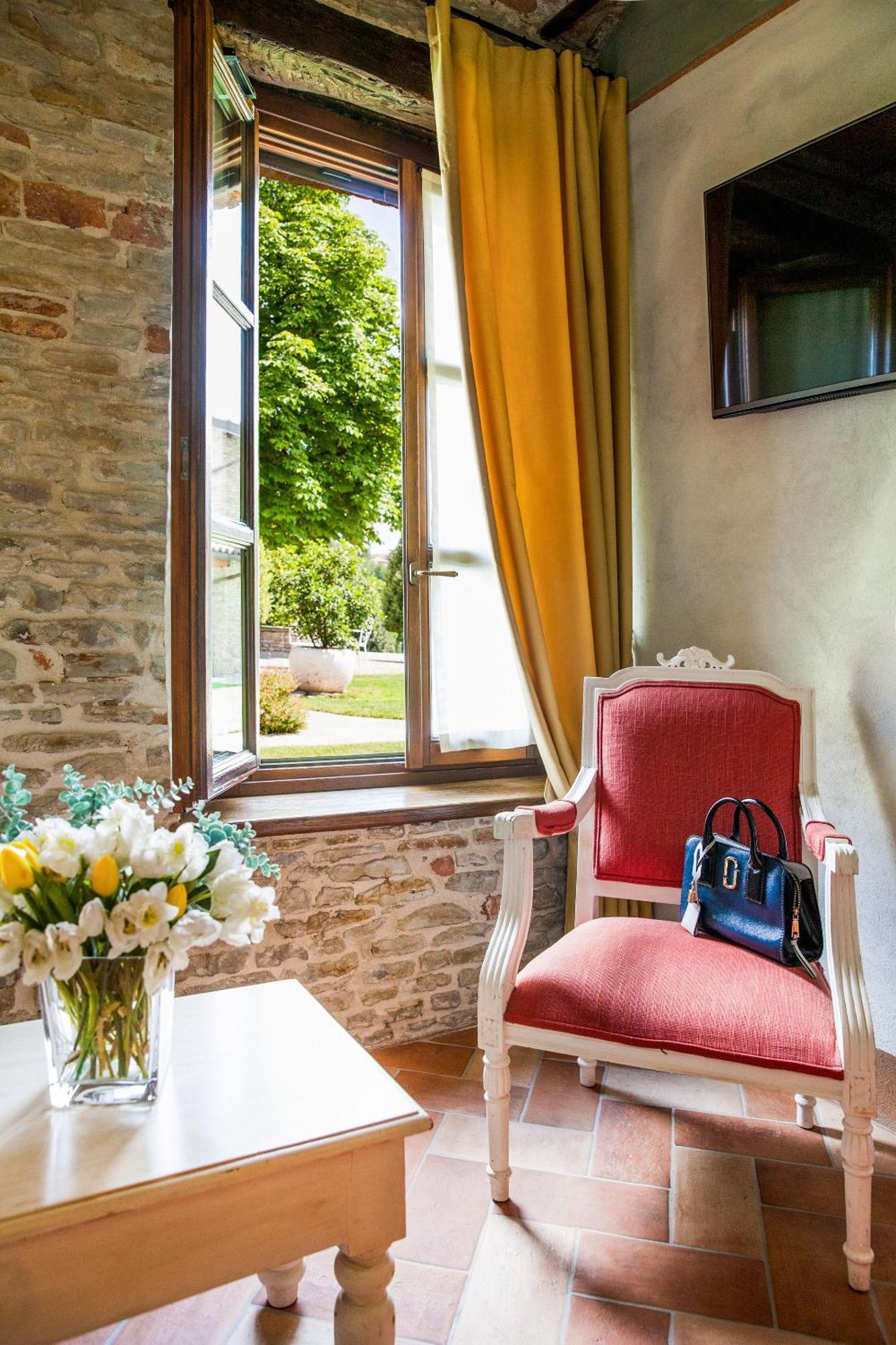 Отель Relais Montemarino Borgomale Экстерьер фото