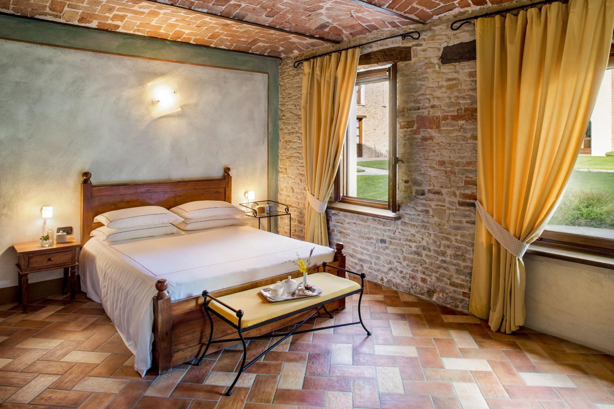 Отель Relais Montemarino Borgomale Экстерьер фото