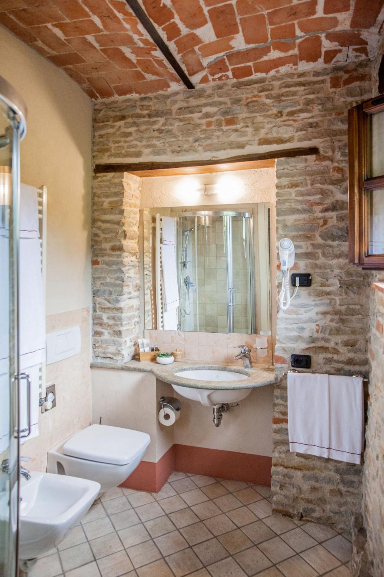 Отель Relais Montemarino Borgomale Экстерьер фото