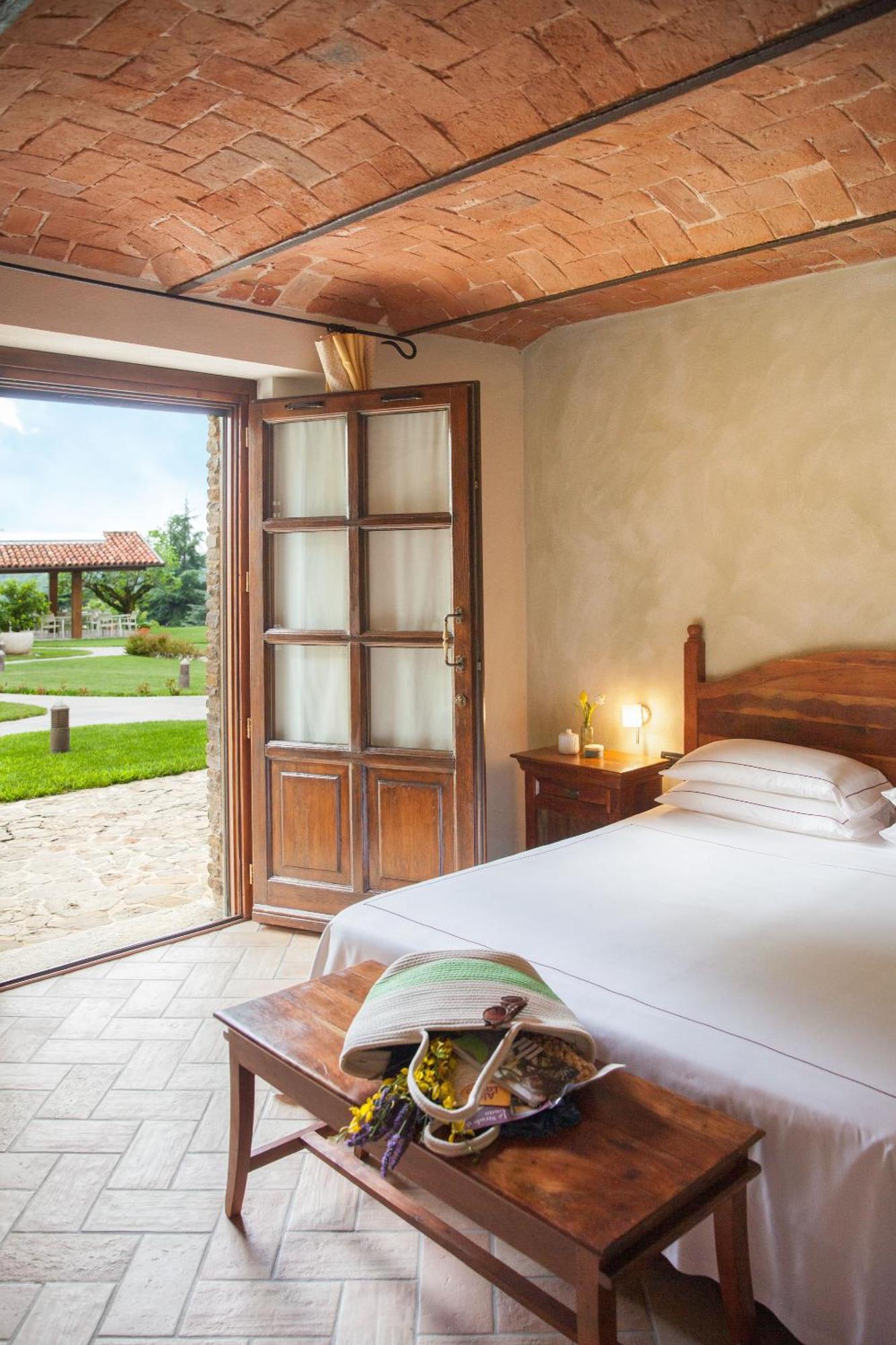Отель Relais Montemarino Borgomale Экстерьер фото
