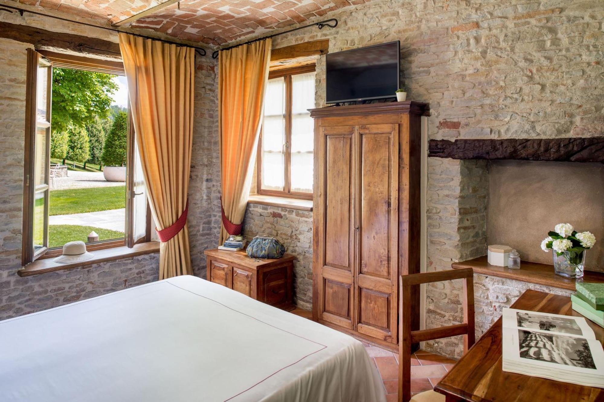 Отель Relais Montemarino Borgomale Экстерьер фото