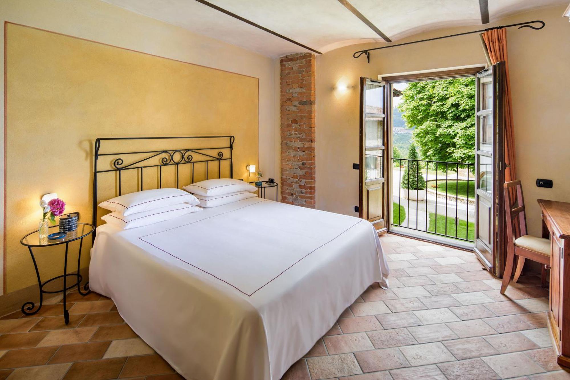 Отель Relais Montemarino Borgomale Экстерьер фото