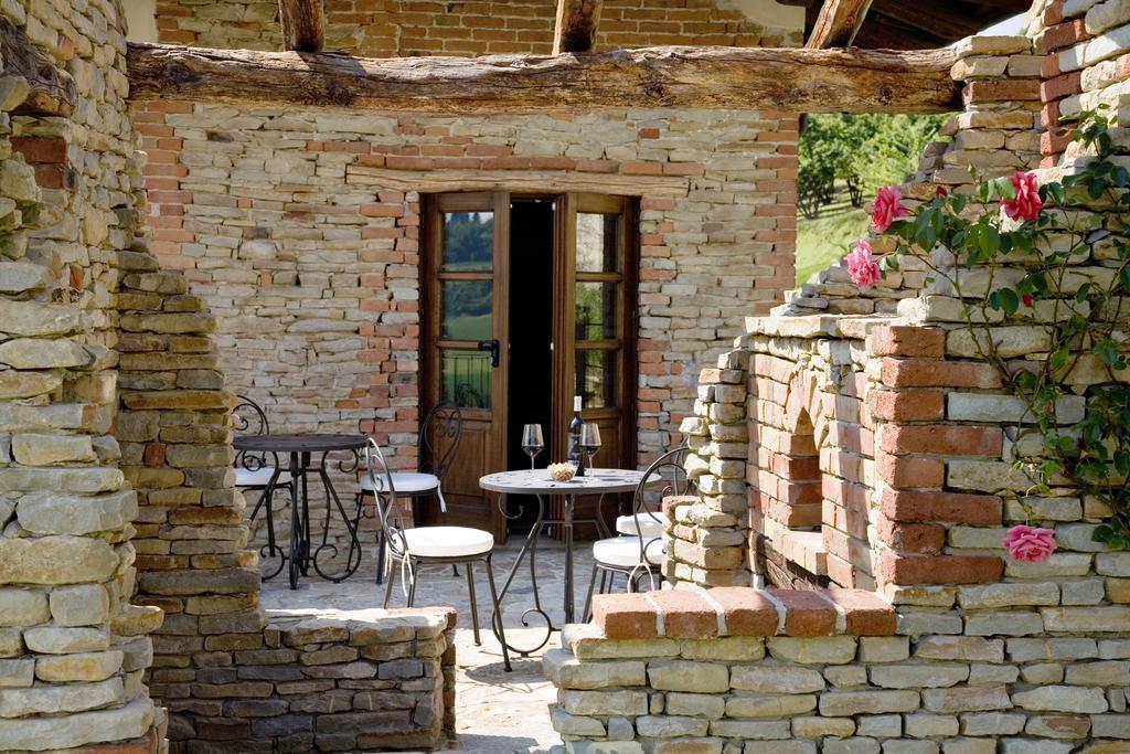 Отель Relais Montemarino Borgomale Экстерьер фото
