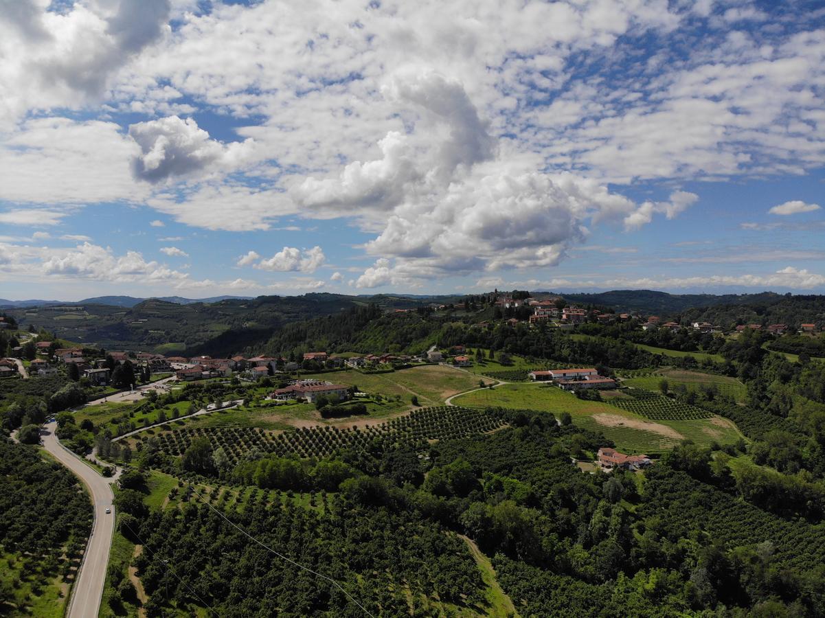 Отель Relais Montemarino Borgomale Экстерьер фото